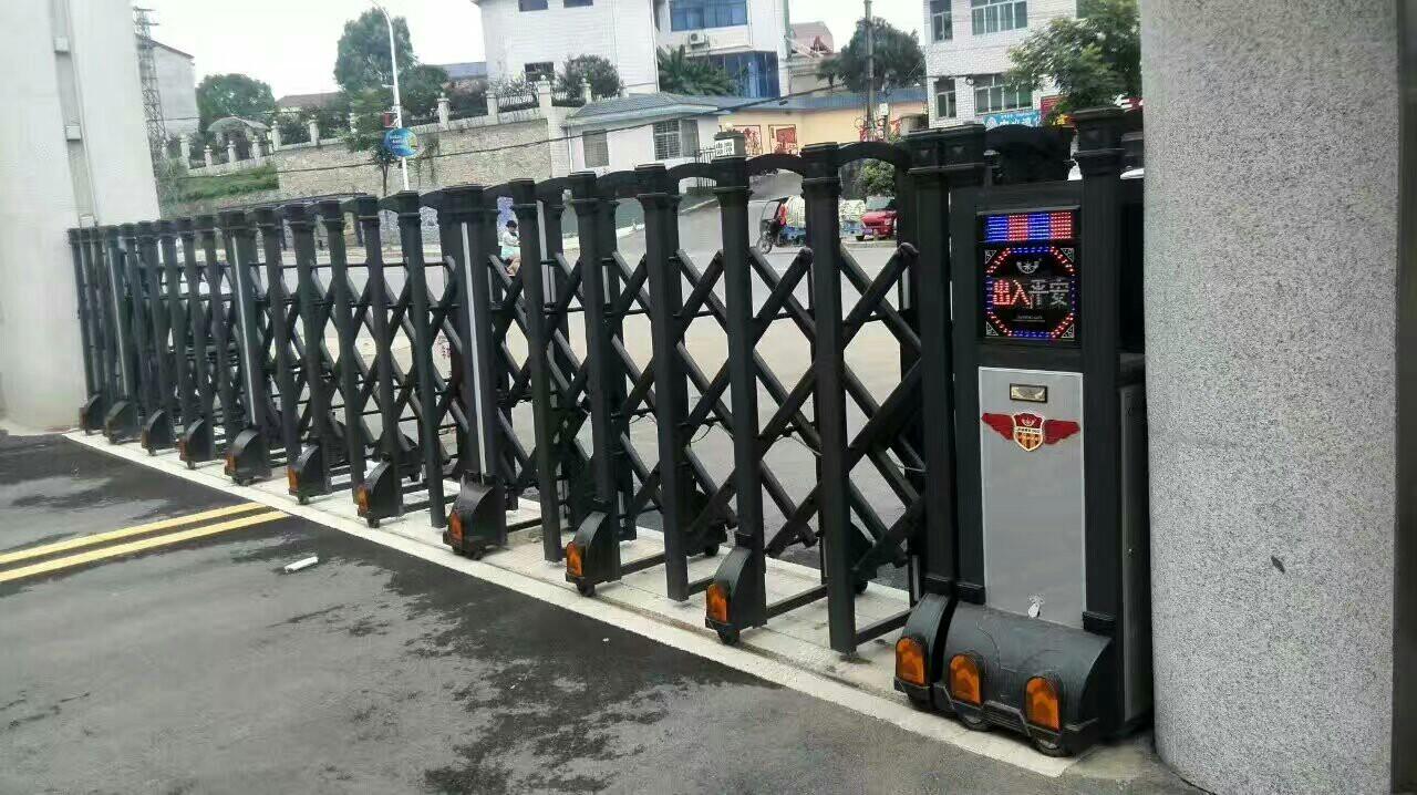 电动伸缩门