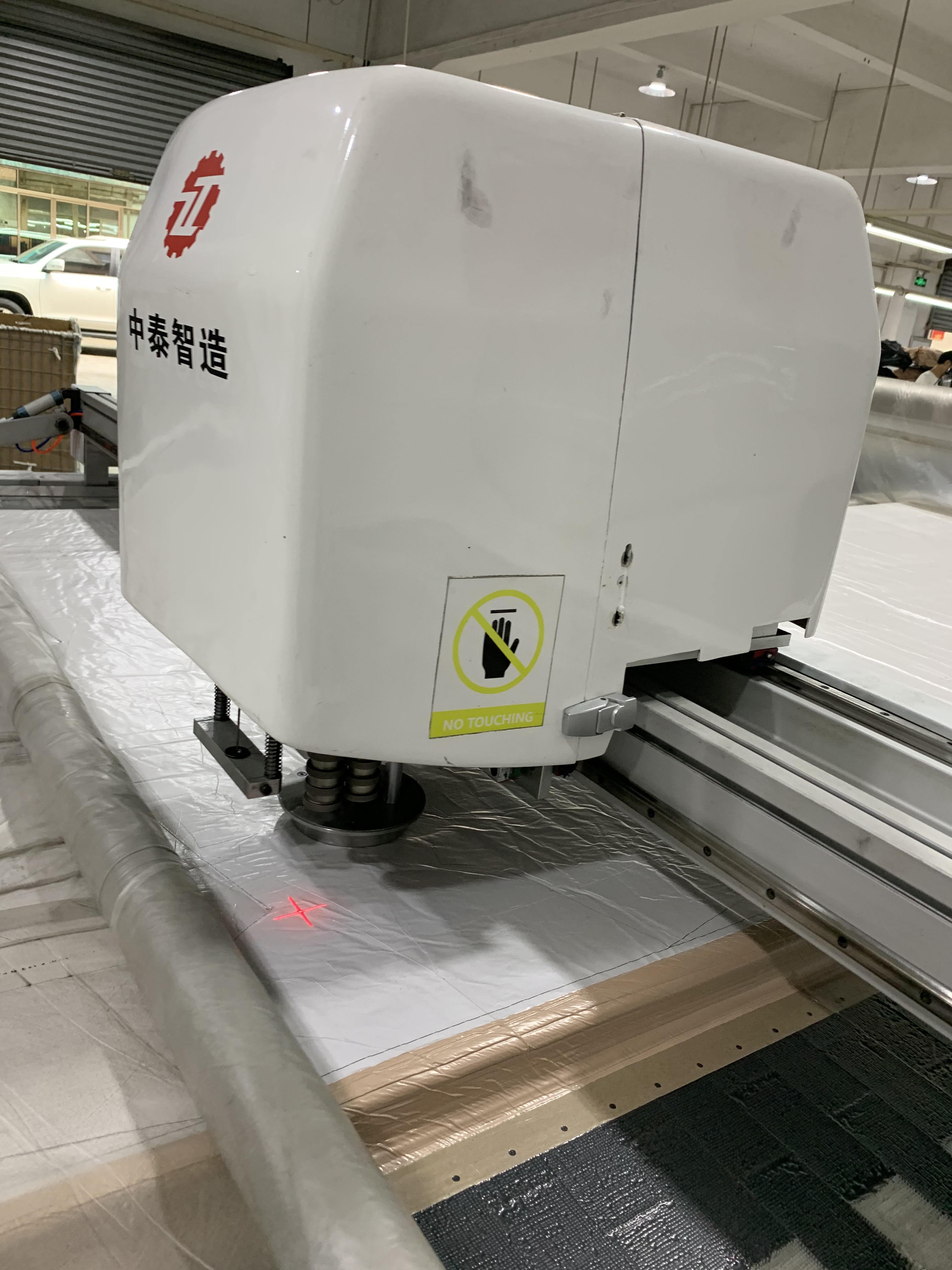自动裁剪机