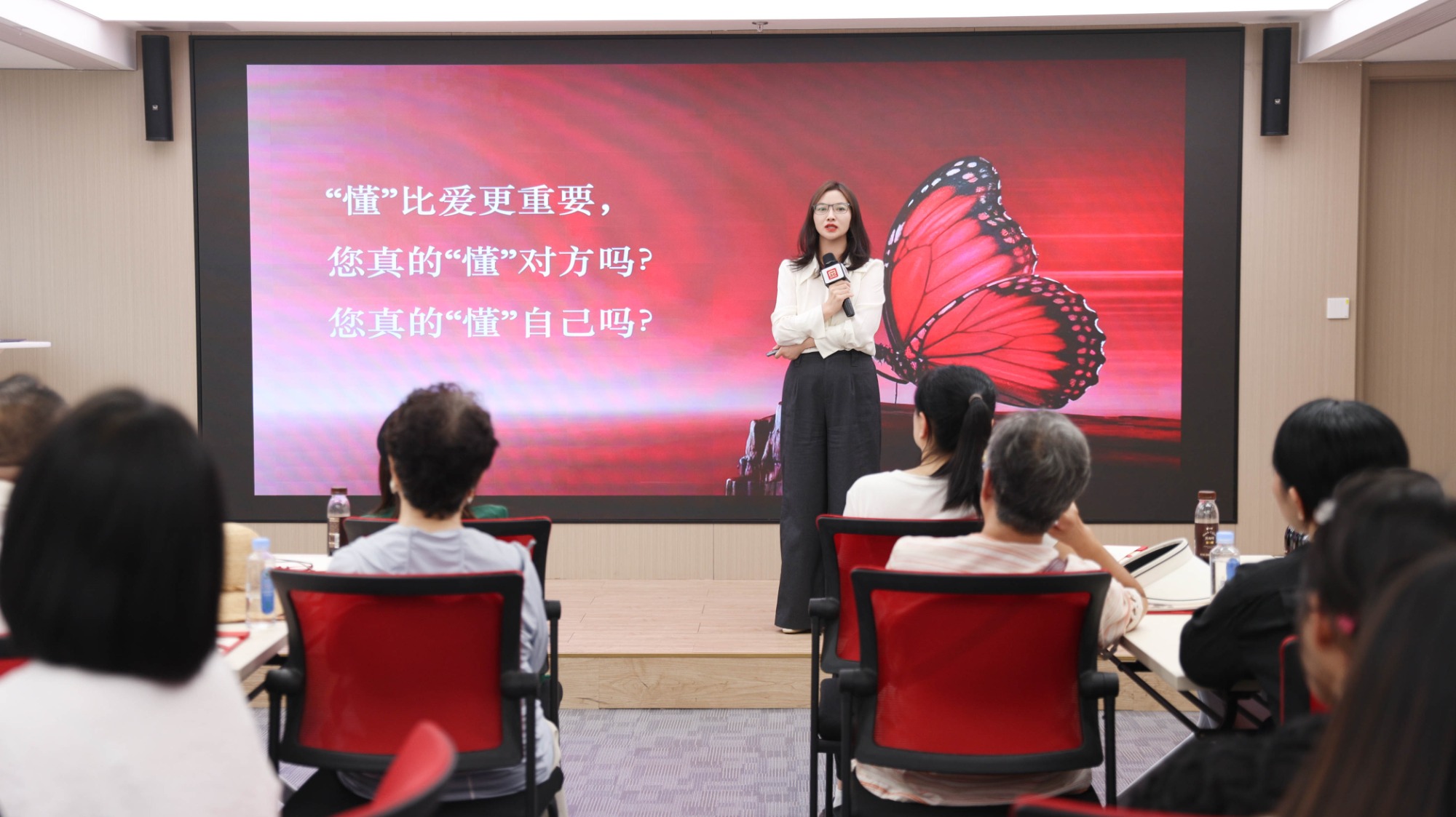 冷战半个月，谁都不先开口？想过过不好，想离又狠不下心？第110期《情感危机化解》讲座，30余位咨询者拿到了专属方案！